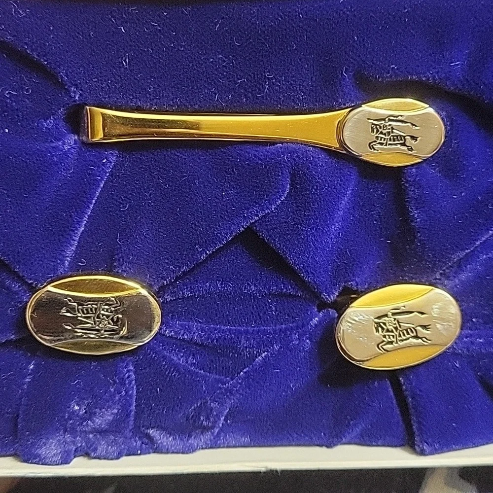 BURBERRYS VINTAGE 3PC CUFFLINKS IN BOX EUC